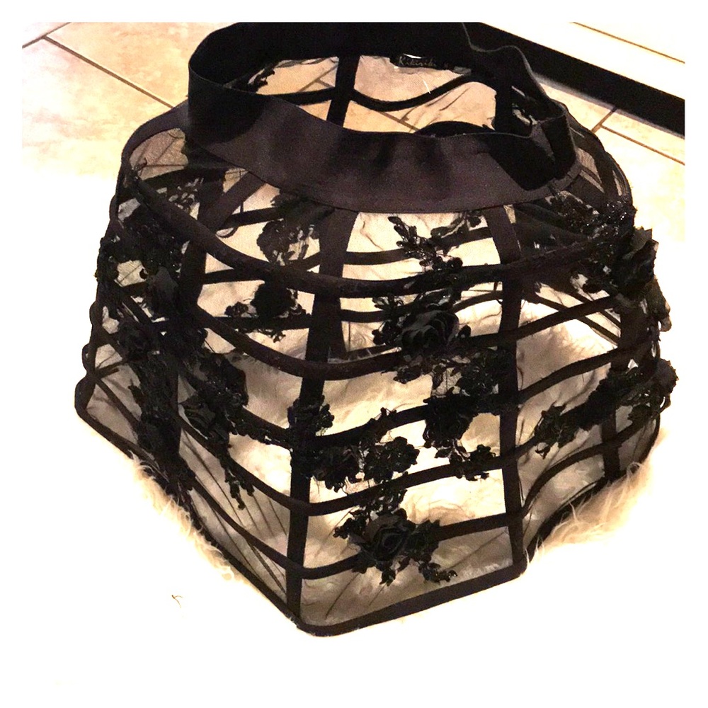 Basket skirt (party goers)